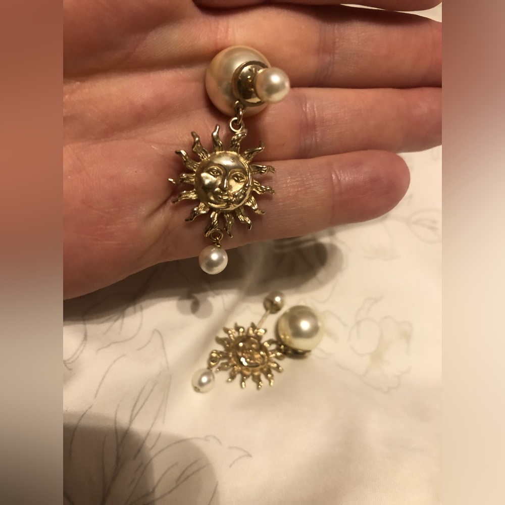 Exquisite DIOR Tribales sun and moon earrings